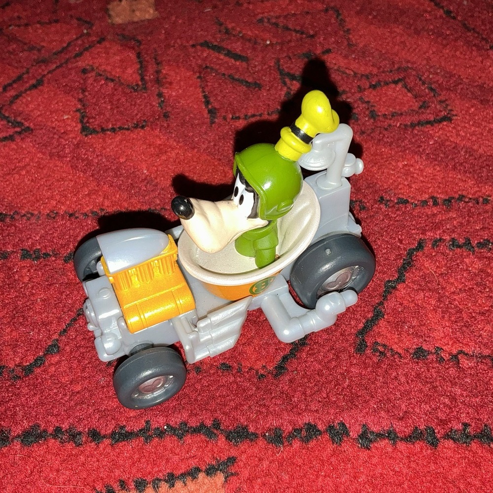 Disney Mickey and the Roadster Racers Die Cast Goofy Turbo Tubster Race Car